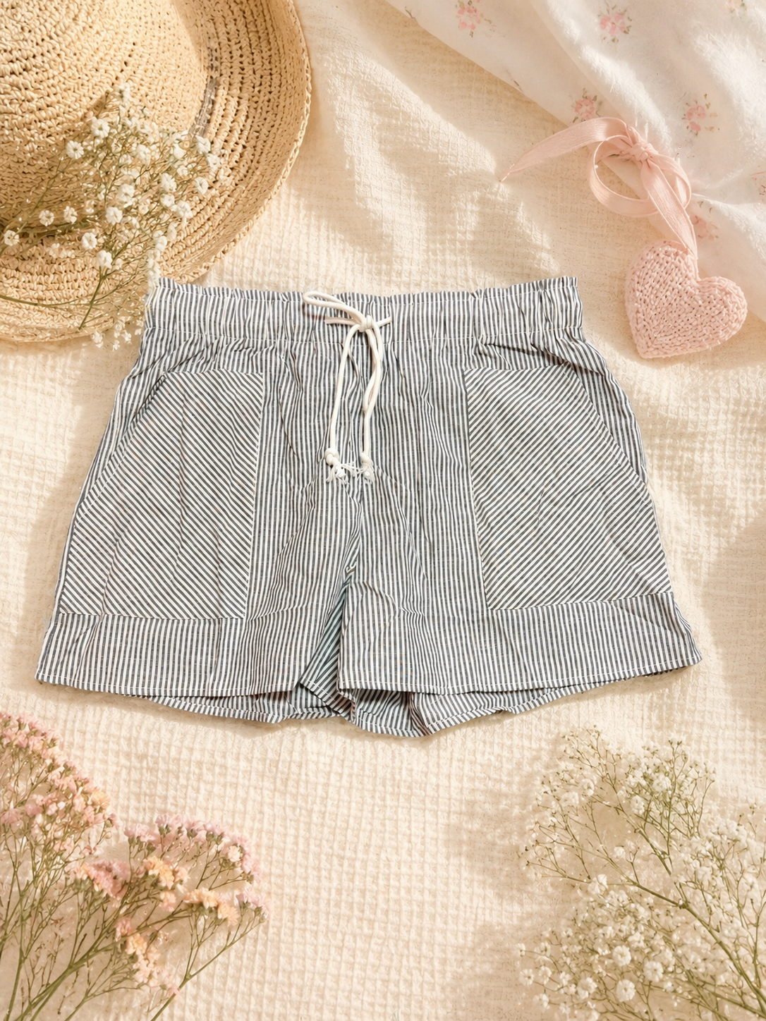 stripe casual elastic waist pocket shorts