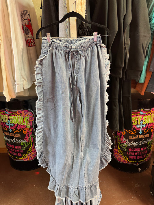 Frilly Loose Pants
